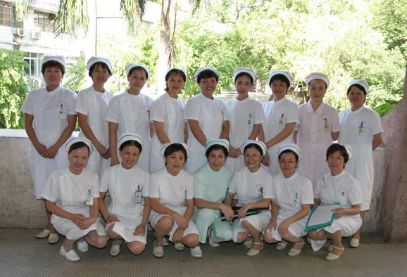 醫(yī)院護(hù)士白色工作服定制